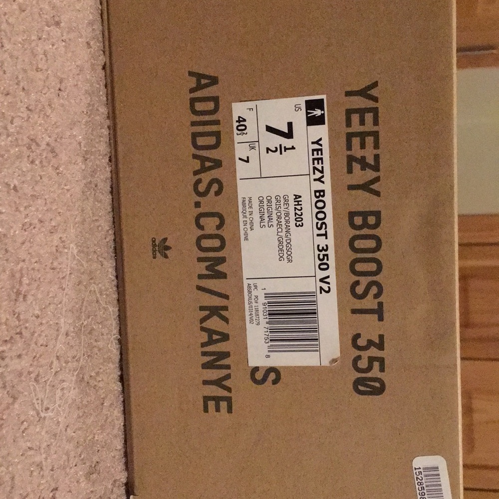 Yezzys - Picture 5 of 6